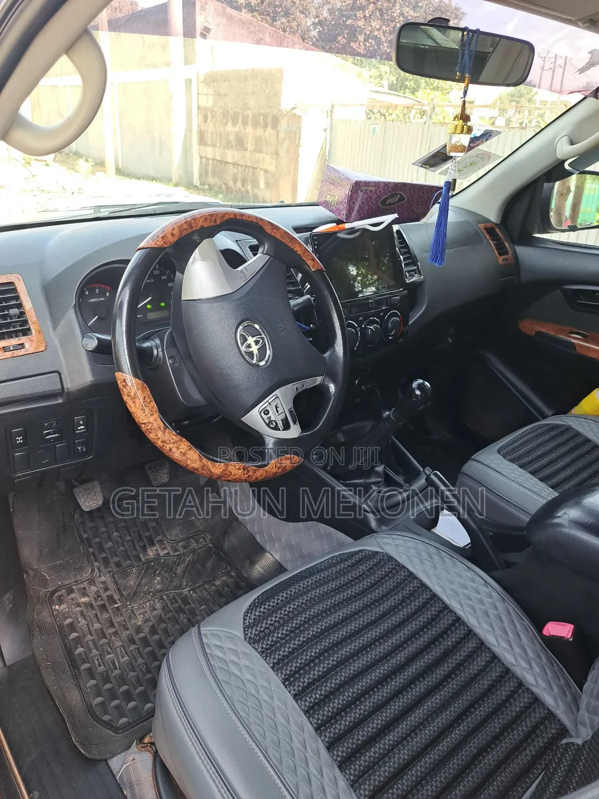 Toyota Hilux 2015 Gray