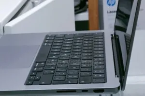 New Laptop Apple MacBook Pro 2021 M1 16GB Apple M1 SSD 1T