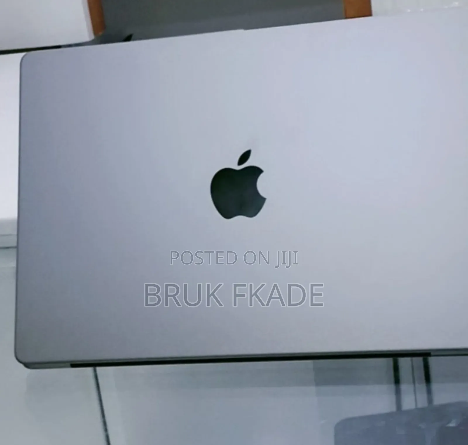 New Laptop Apple MacBook Pro 2021 M1 16GB Apple M1 Pro SSD 1T