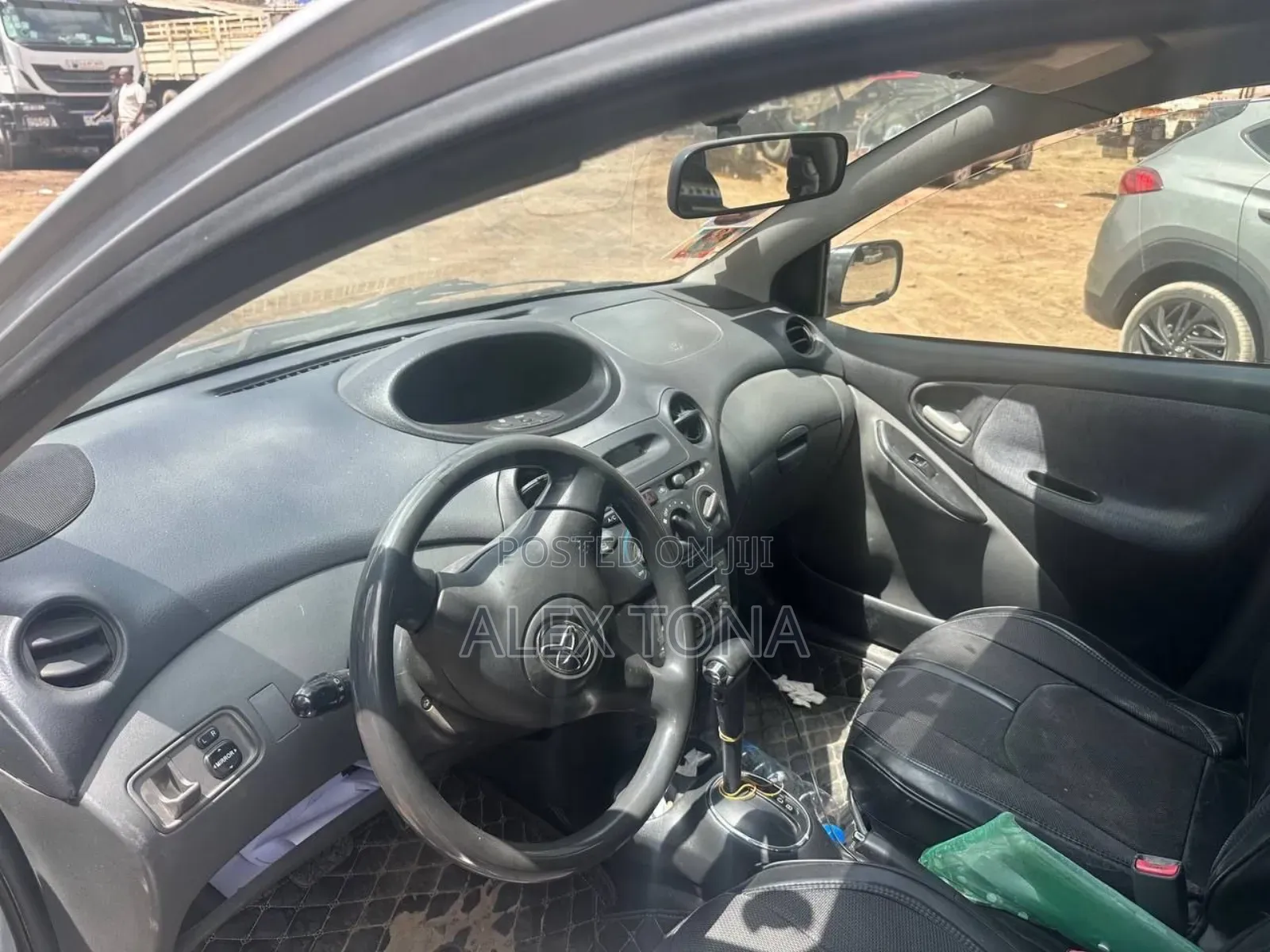 Toyota Vitz 2004 Silver