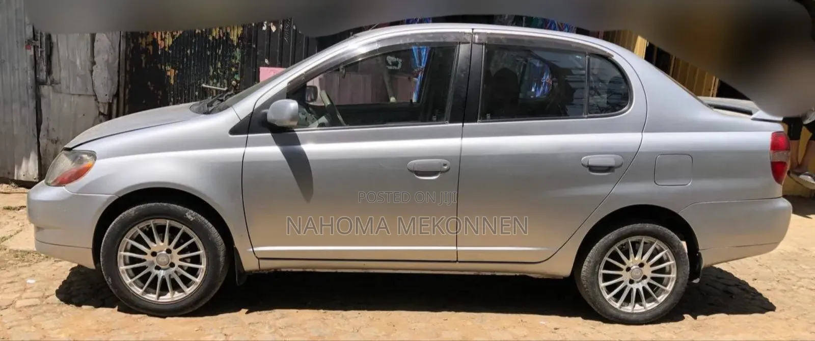 Toyota Platz 2001 Silver