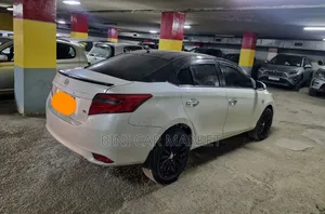 Toyota Yaris 2013 White