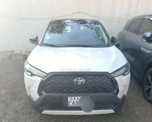 Toyota Corolla Cross Hybrid 2024 White