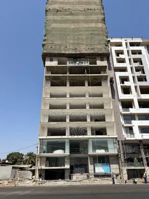 ለካፌ ለሬስቶራት የሚሆን 69 ካሬ Ground ቦሌ መድሃኒያለም አካባቢ