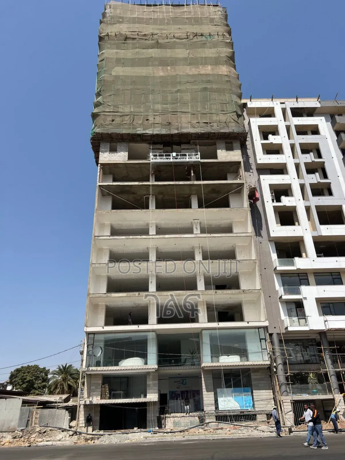 ለካፌ ለሬስቶራት የሚሆን 69 ካሬ Ground ቦሌ መድሃኒያለም አካባቢ