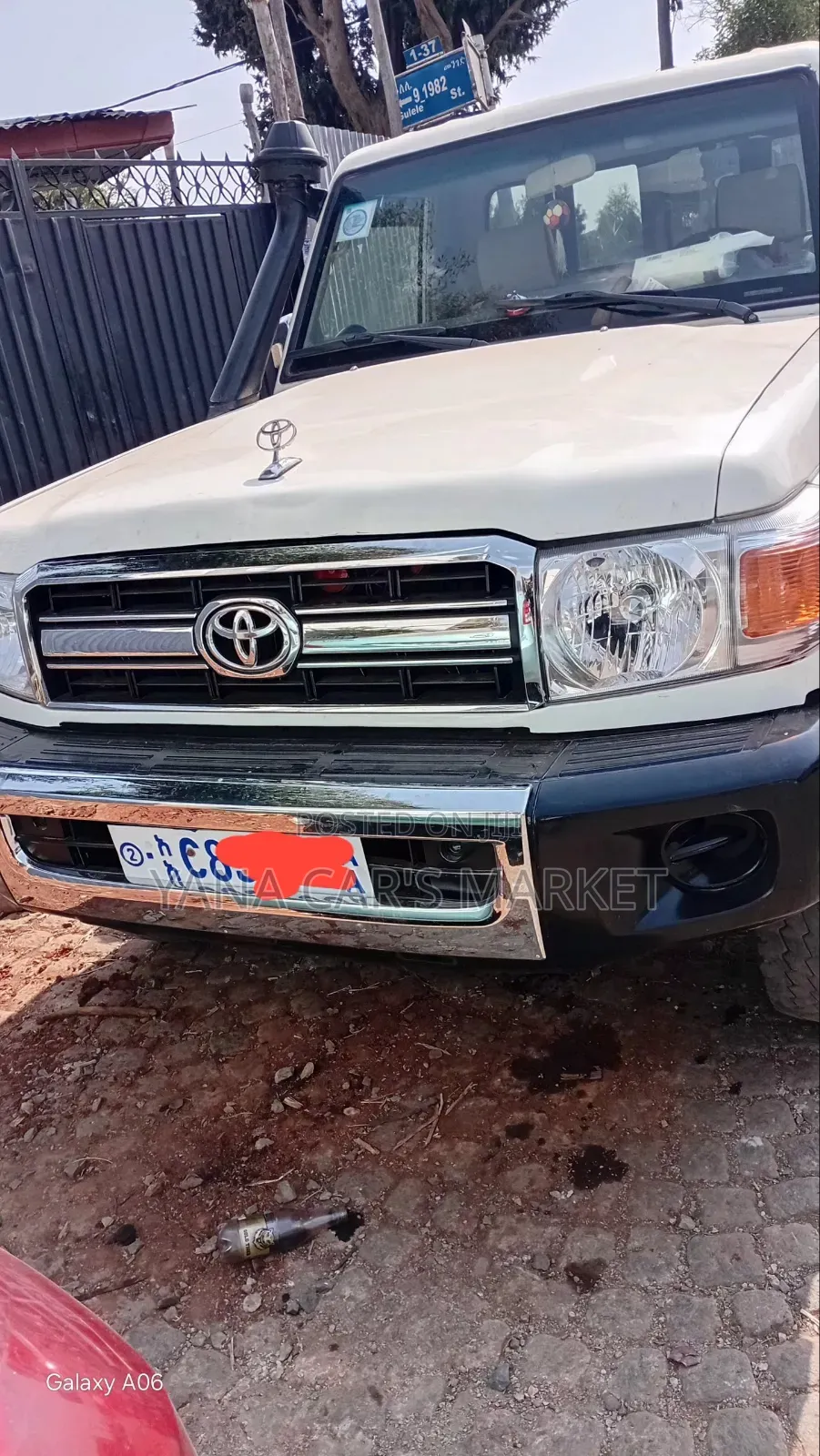 Toyota Land Cruiser 2012 White