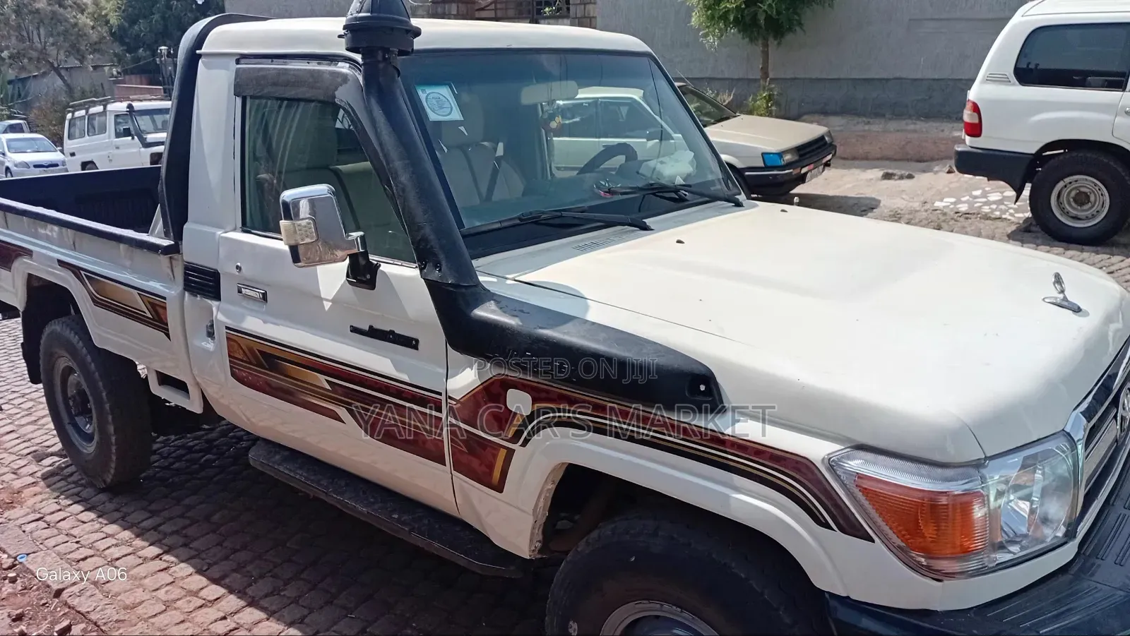 Toyota Land Cruiser 2012 White