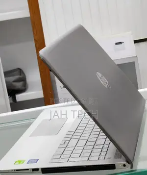 New Laptop HP Pavilion 15 8GB Intel Core i7 SSD 512GB