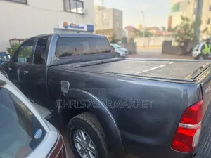 Toyota Hilux SR 4x4 2013 Gray