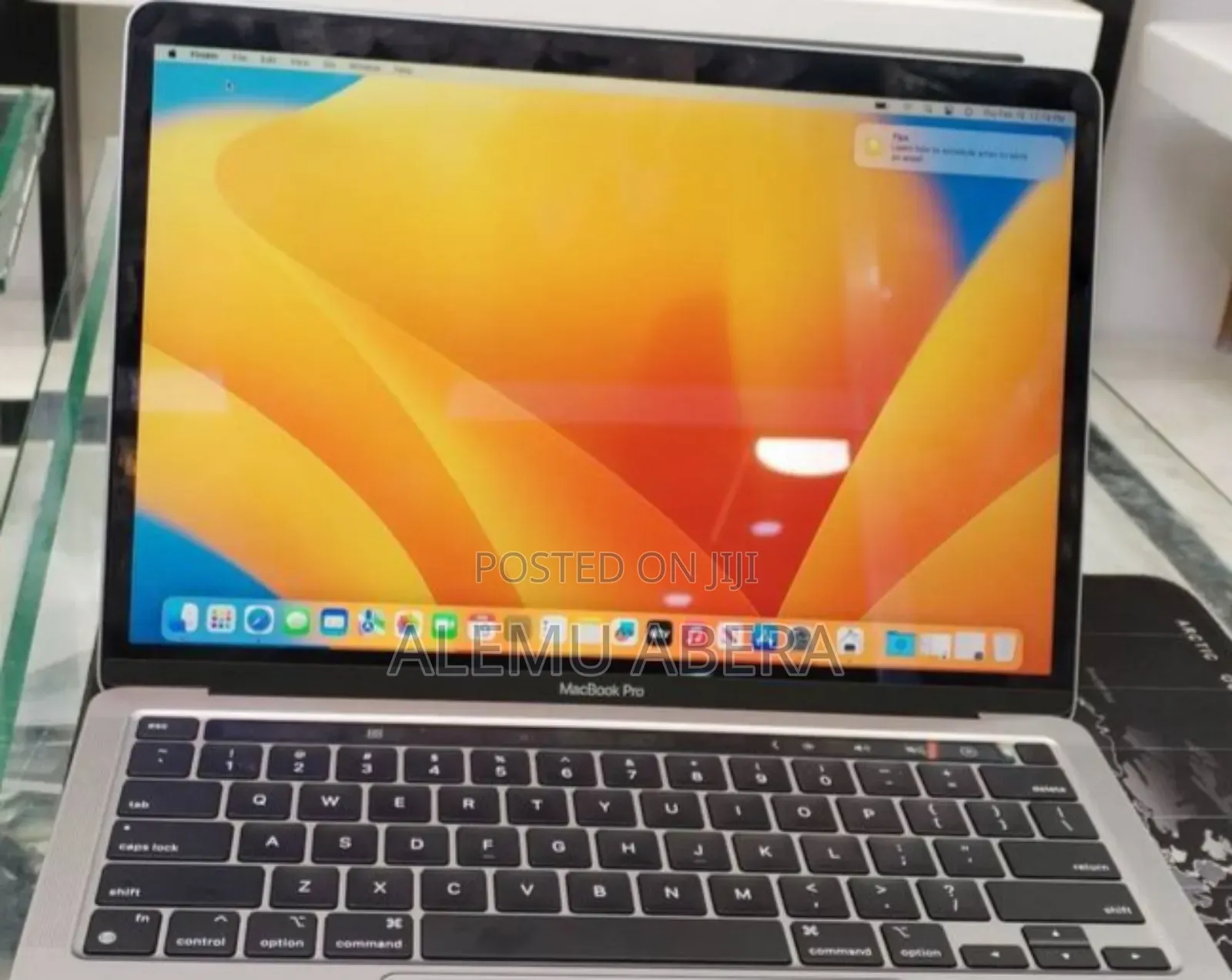 New Laptop Apple MacBook Pro 2020 M1 8GB Apple M1 SSD 256GB