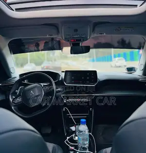 Peugeot 2008 1.2 PureTech (100 Hp) 2021 Orange