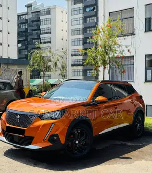 Peugeot 2008 1.2 PureTech (100 Hp) 2021 Orange