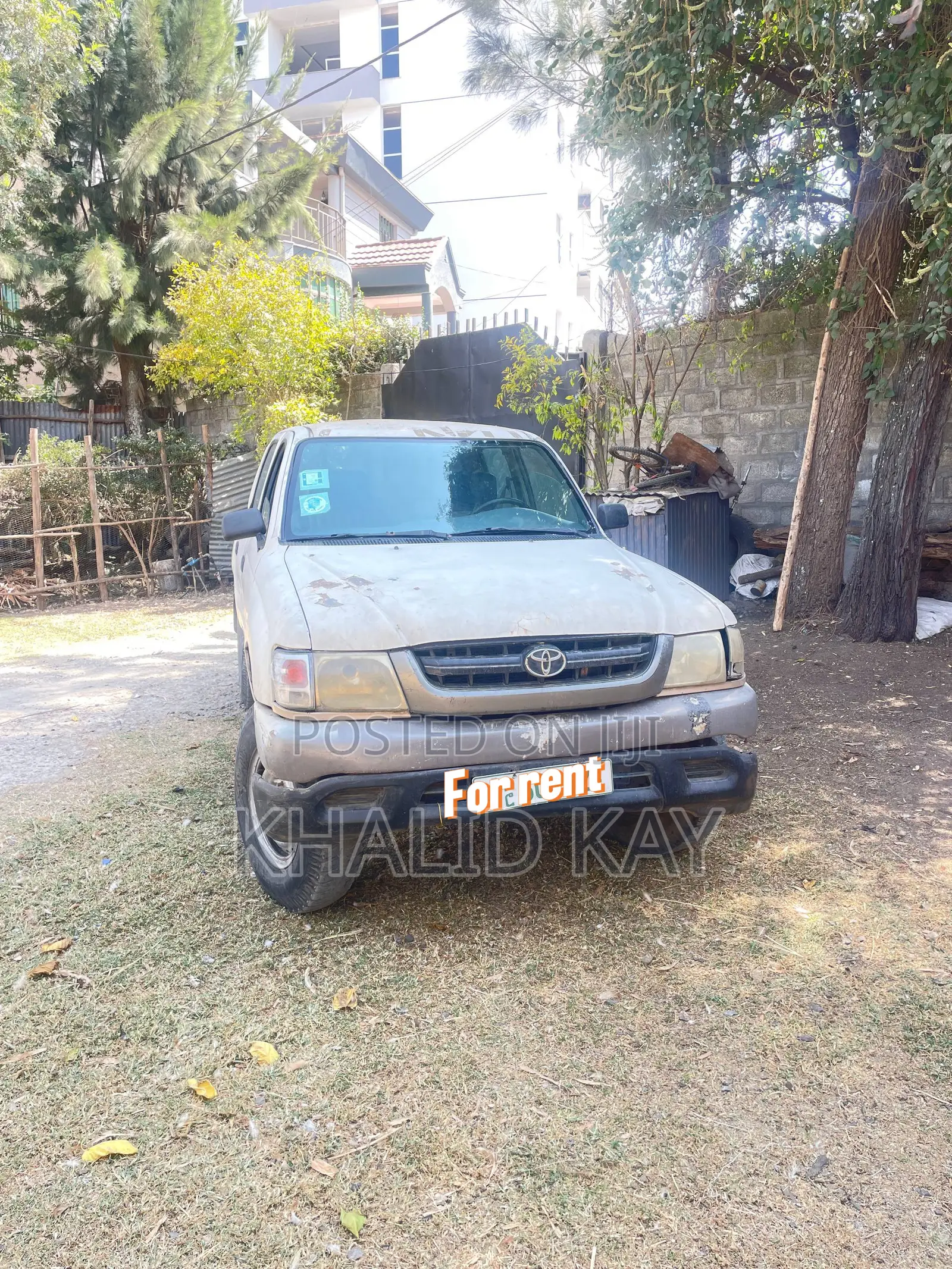 Toyota Hilux 2004 White