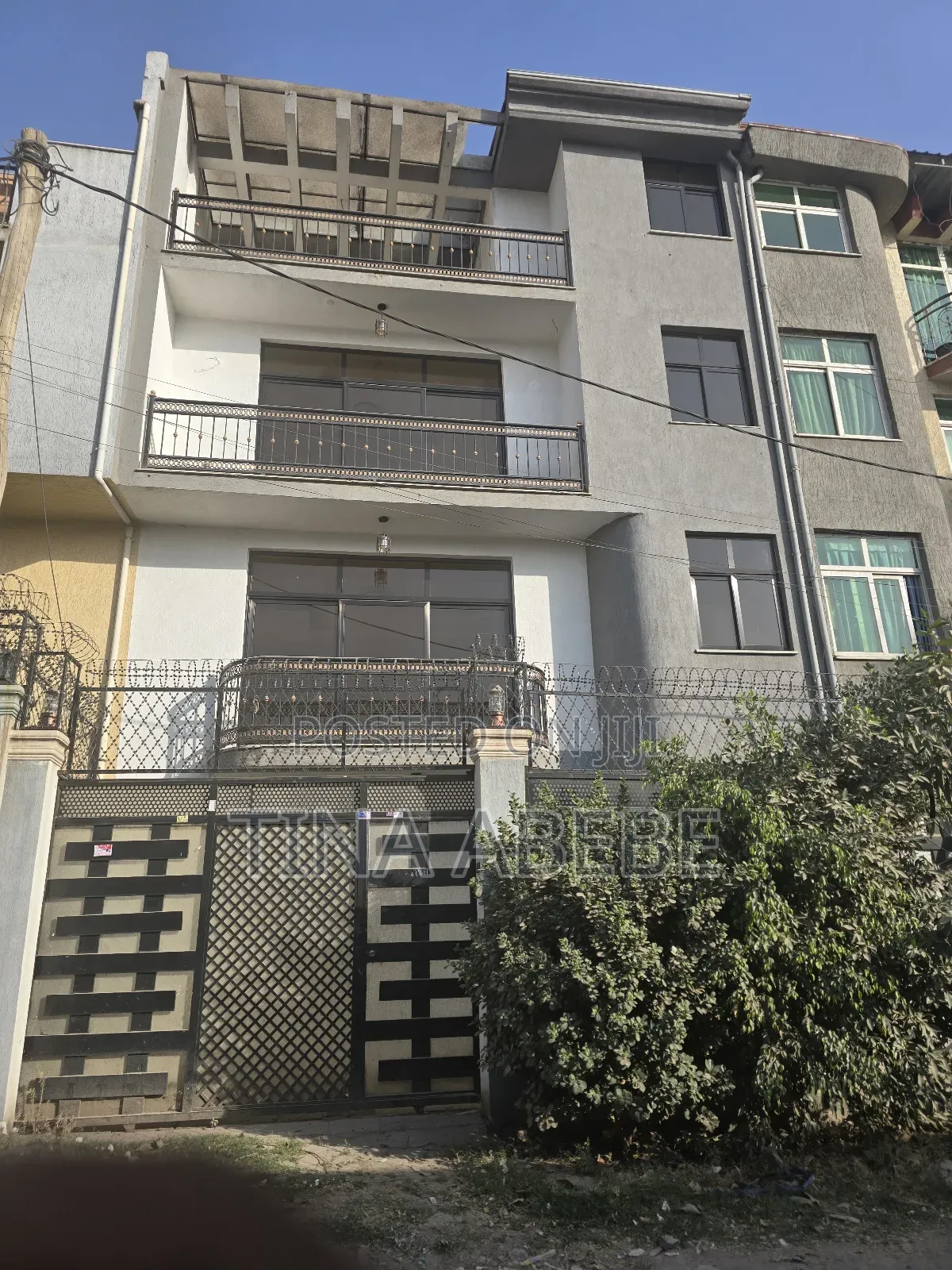 6bdrm House in Akaky Kaliti for sale