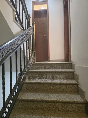 6bdrm House in Akaky Kaliti for sale