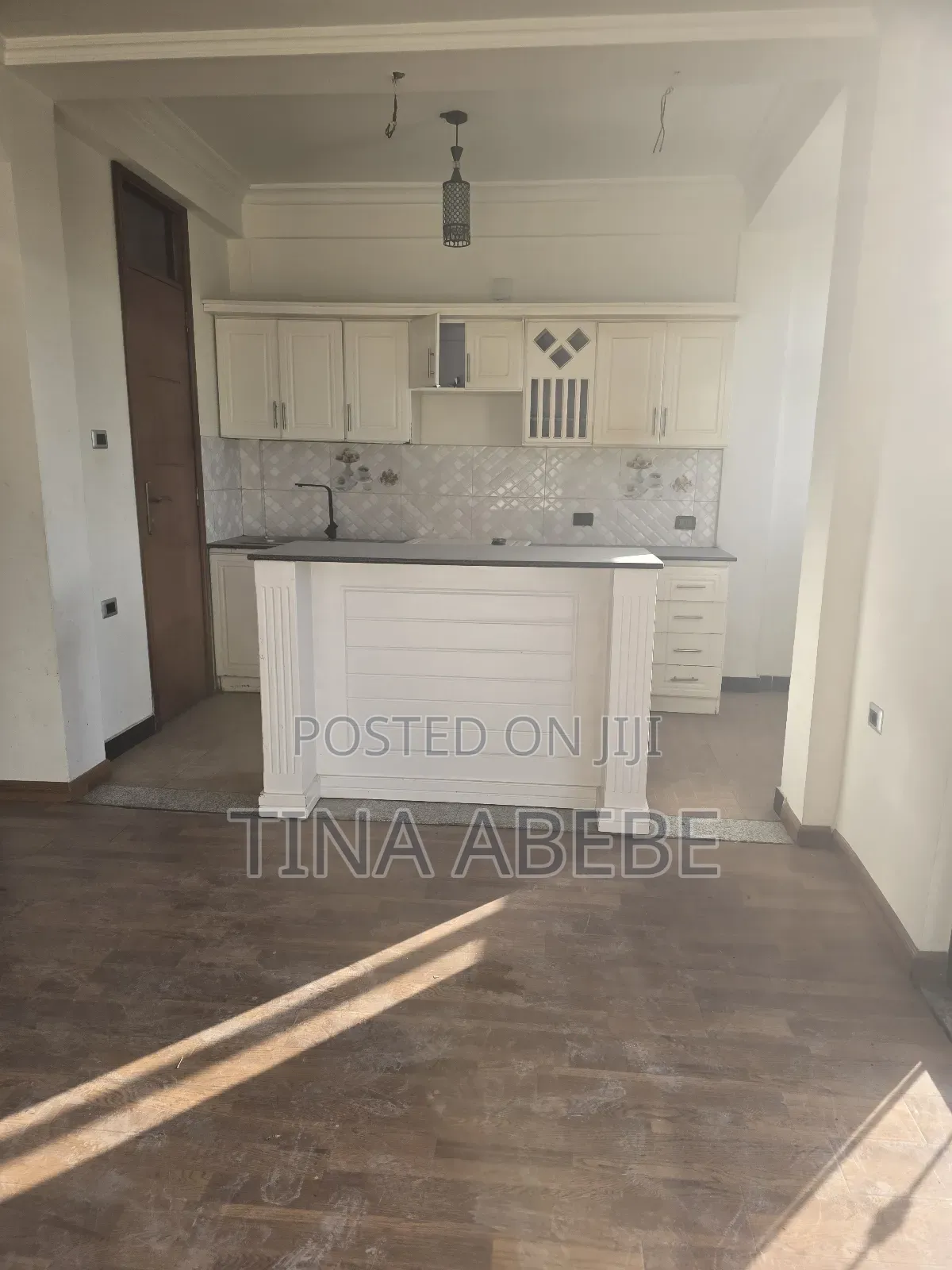 6bdrm House in Akaky Kaliti for sale