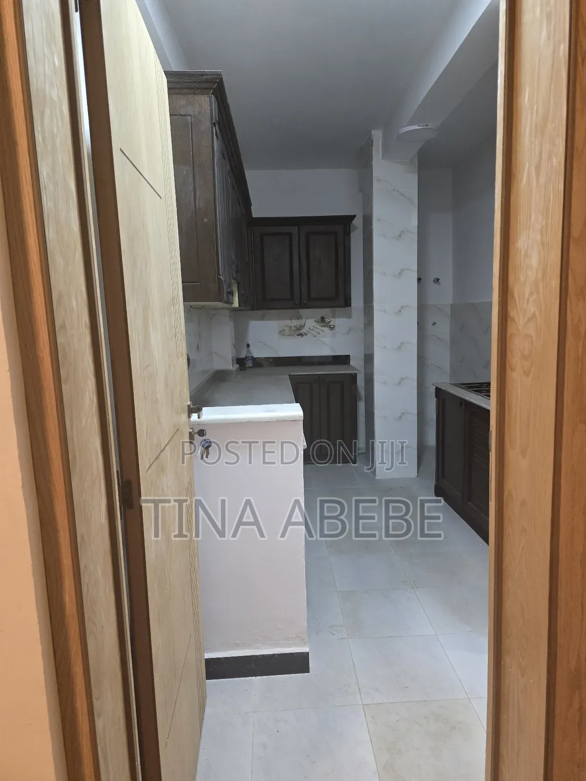 6bdrm House in Akaky Kaliti for sale