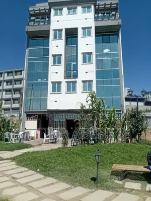 አስቸካይ የሚሸጥ የንግድ ህንፃ