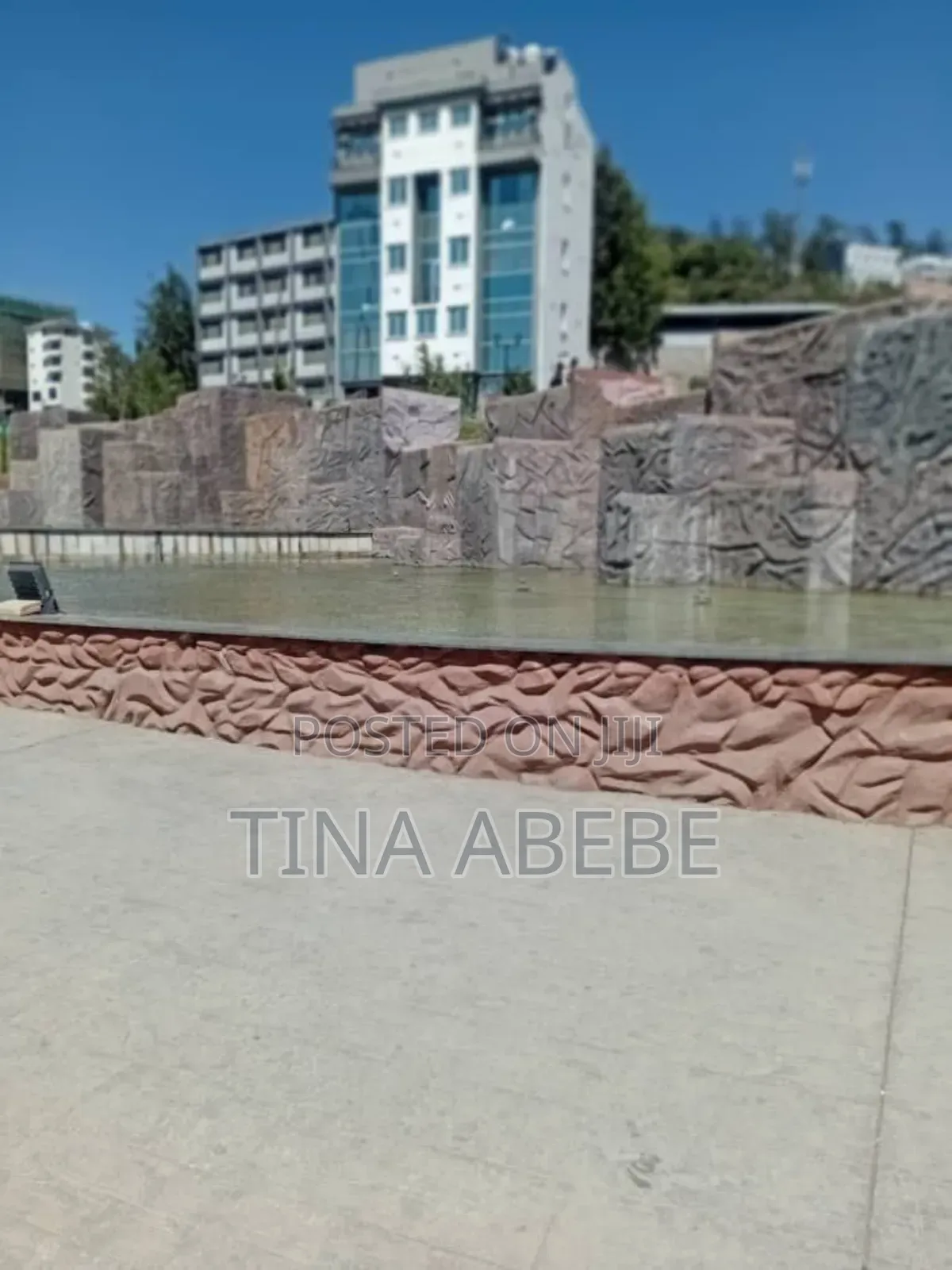 አስቸካይ የሚሸጥ የንግድ ህንፃ