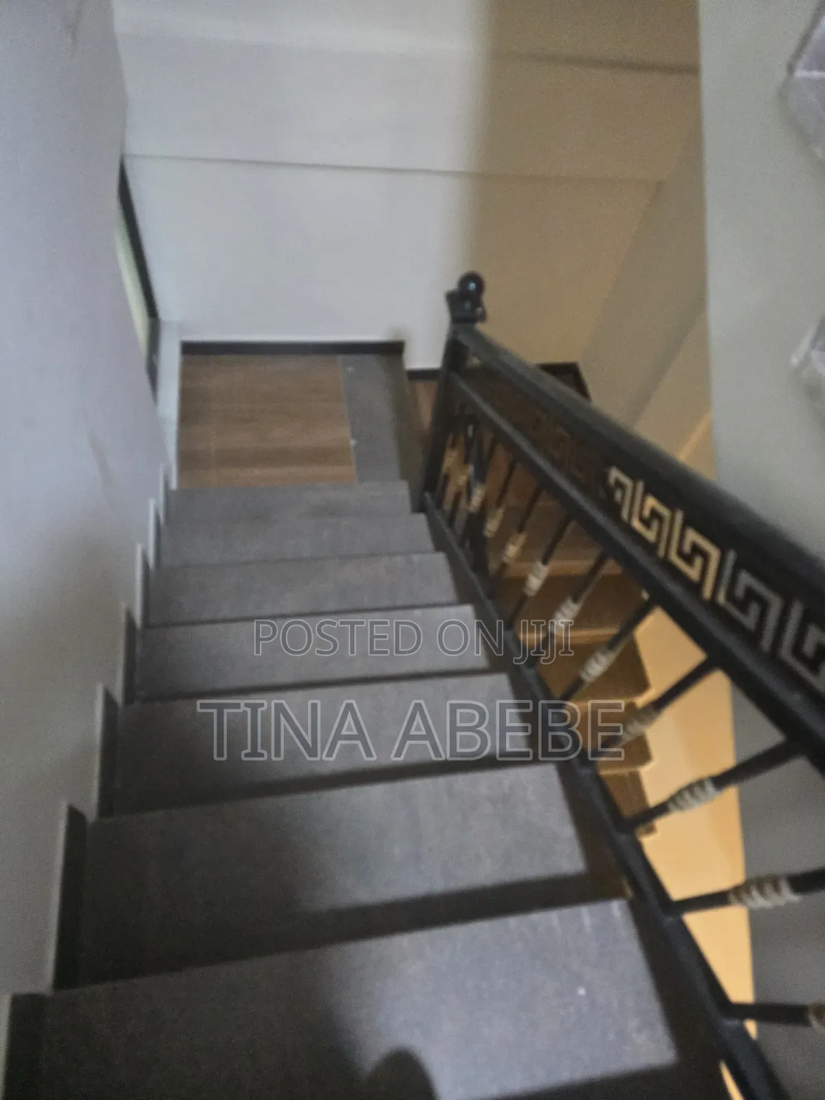 አስቸካይ የሚሸጥ የንግድ ህንፃ