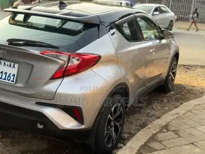 Toyota C-HR 2020 Gold