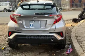 Toyota C-HR 2020 Gold