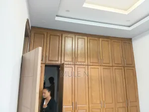 Furnished 5bdrm Villa in College Fermata 1, Yeka for sale