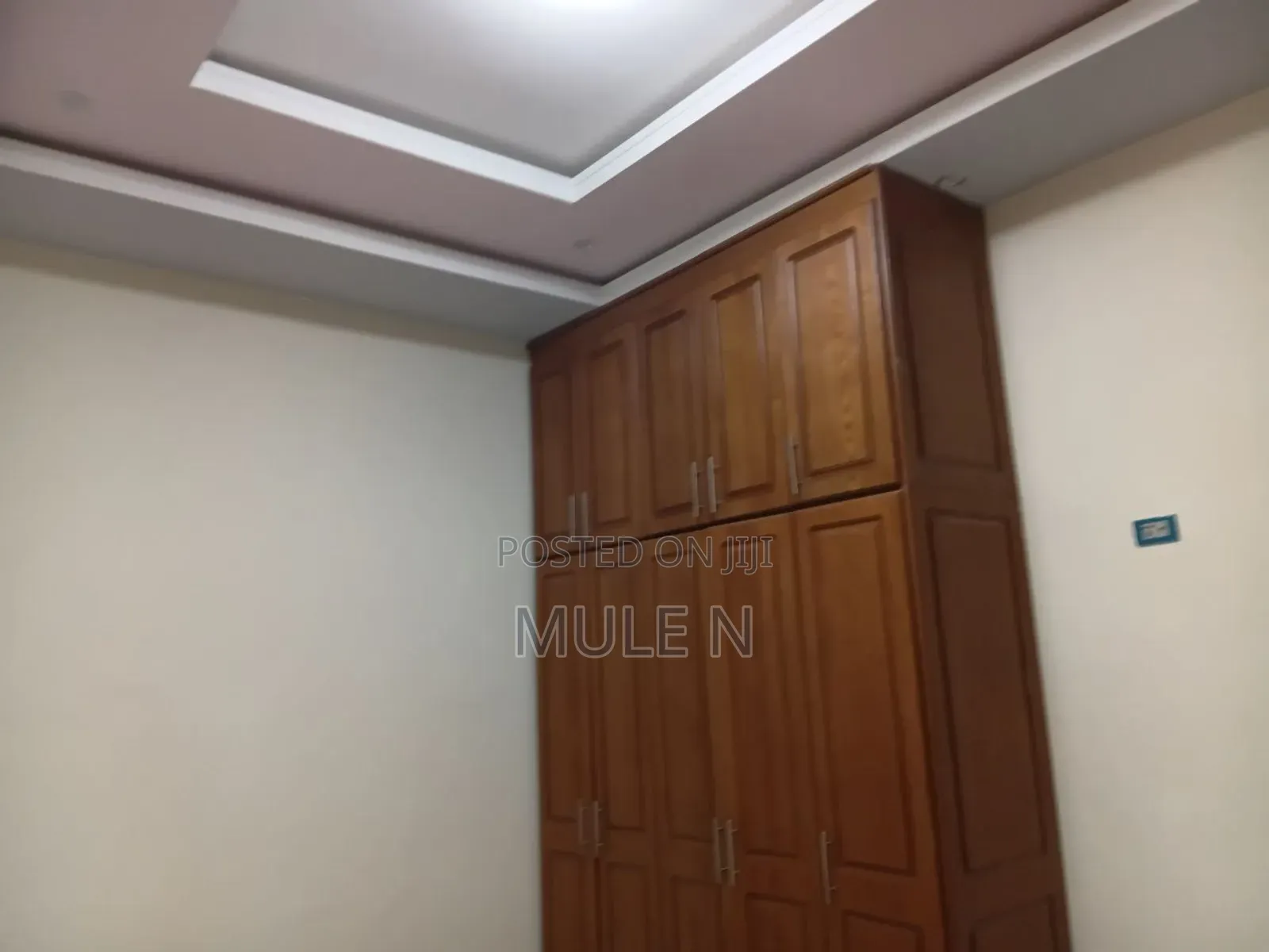 Furnished 5bdrm Villa in College Fermata 1, Yeka for sale