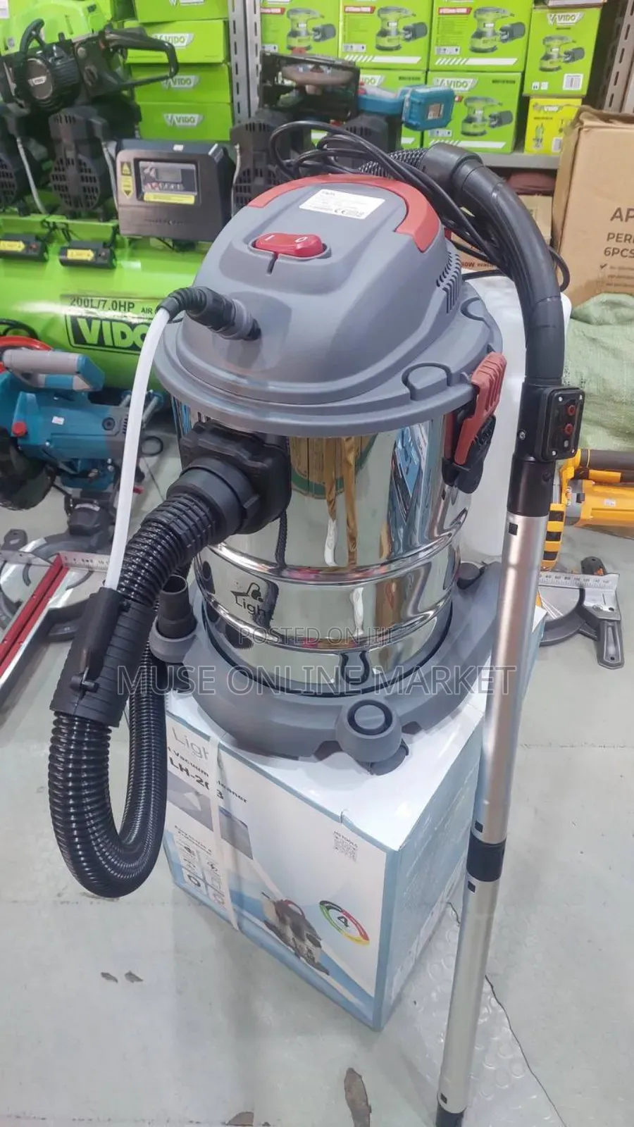 Light 25 Liter Wet and Dry Vacume Cleaner