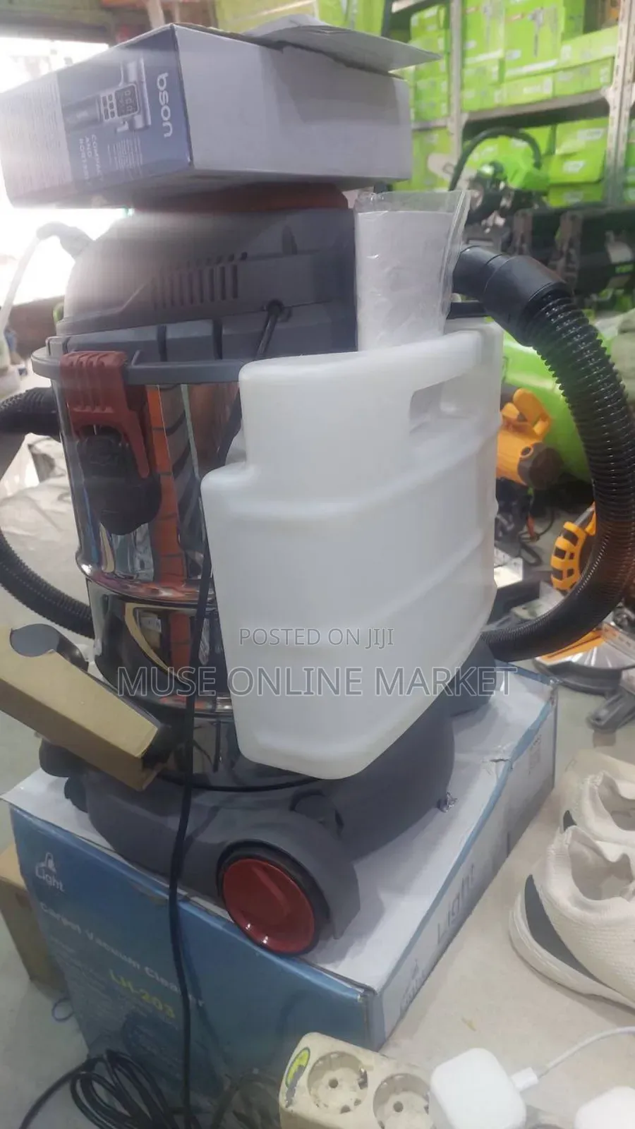 Light 25 Liter Wet and Dry Vacume Cleaner