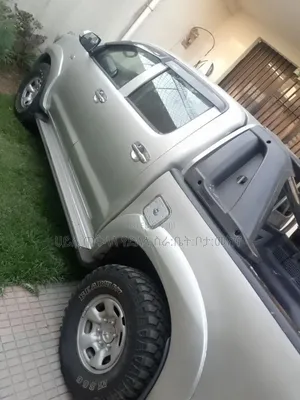 Toyota Hilux 2015 Gold