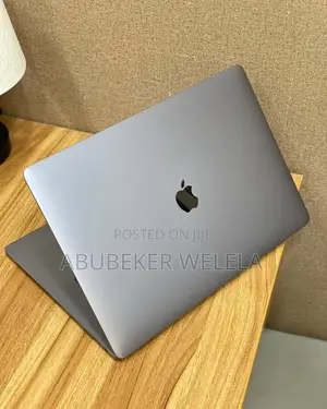 Laptop Apple MacBook Pro 2019 4GB Intel Core i9 SSD 512GB