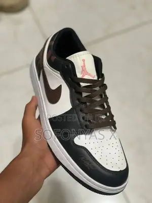 Air Jordan 1 Low Dunk