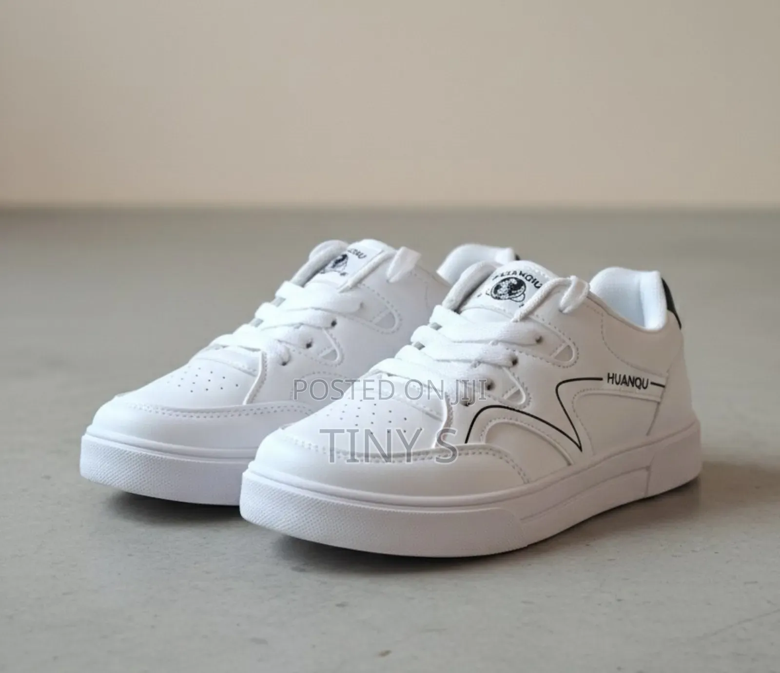 Women's Sneaker Size (37)