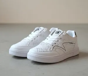 Women's Sneaker Size (37)