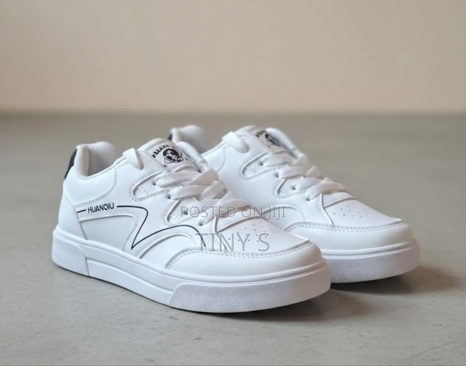 Women's Sneaker Size (37)