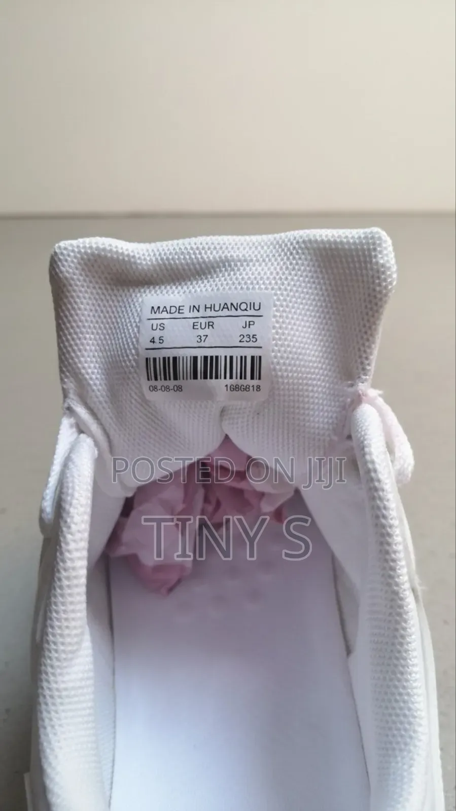 Women's Sneaker Size (37)