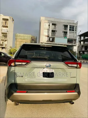 Toyota RAV4 2022 Green