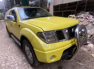 Nissan Navara 2.5 2006 Yellow