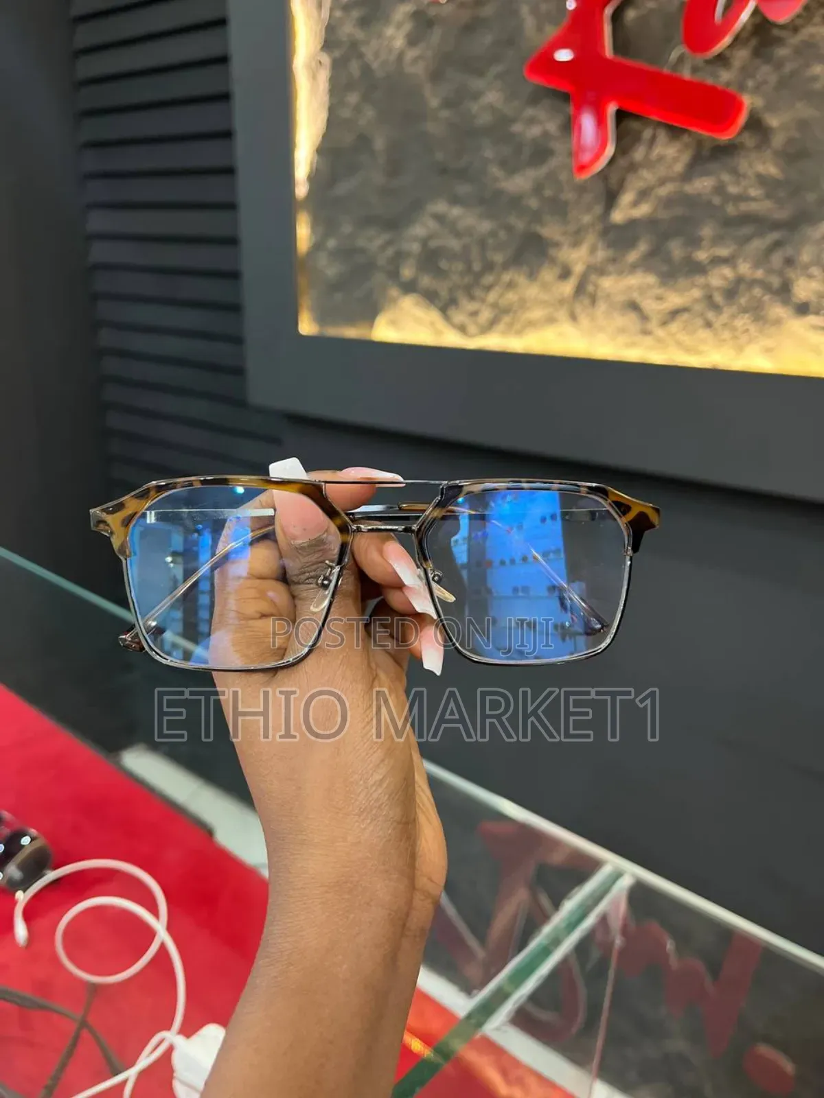 Blue Light Cut and Photochromic Eyeglasses