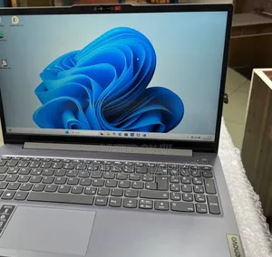 New Laptop Lenovo 16GB AMD Ryzen 5 SSD 512GB