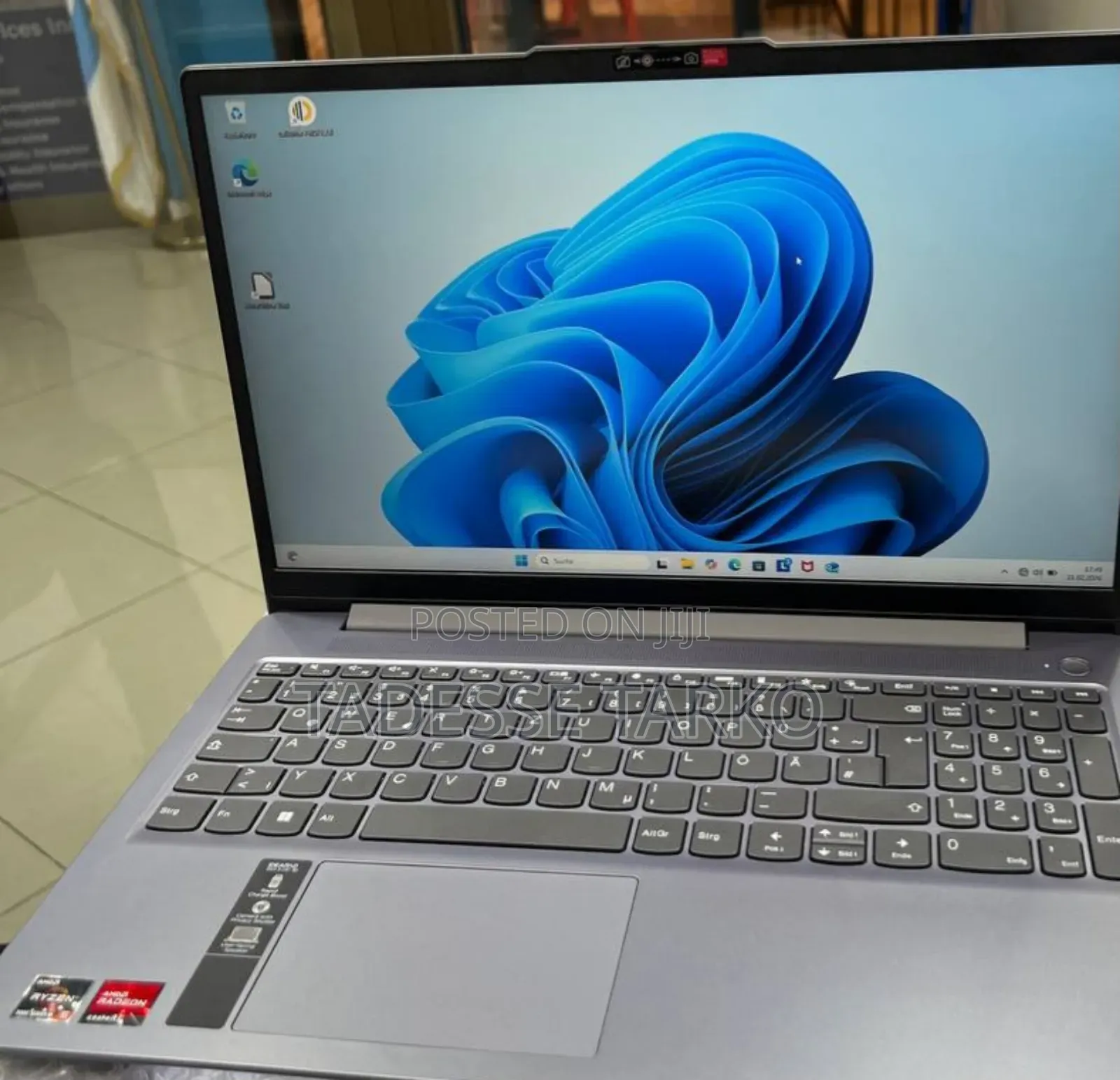 New Laptop Lenovo 16GB AMD Ryzen 5 SSD 512GB