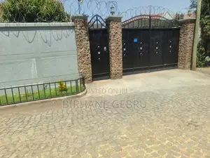 7bdrm Villa in Villa House, Bole for sale