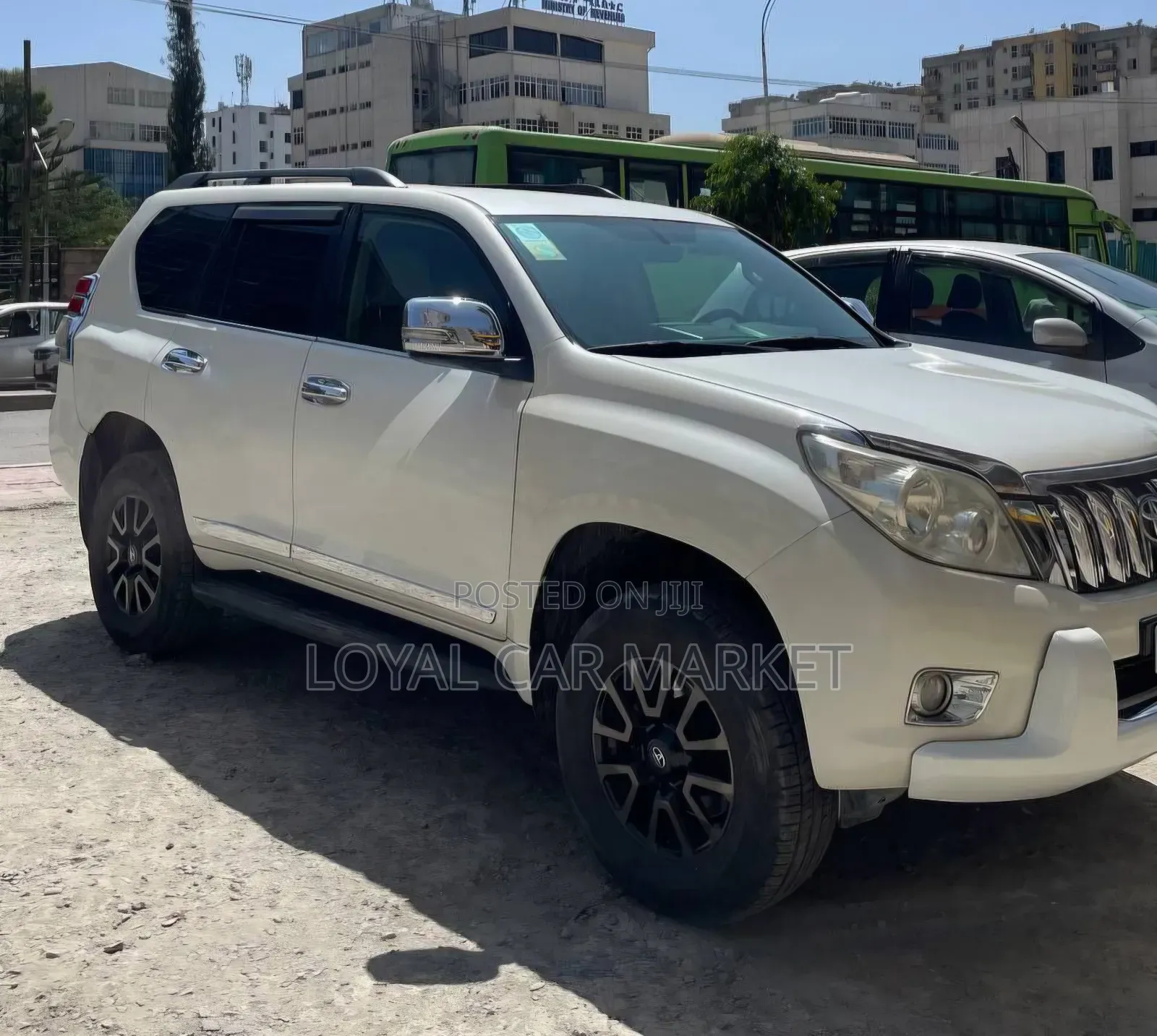 Toyota Land Cruiser Prado 2011 White