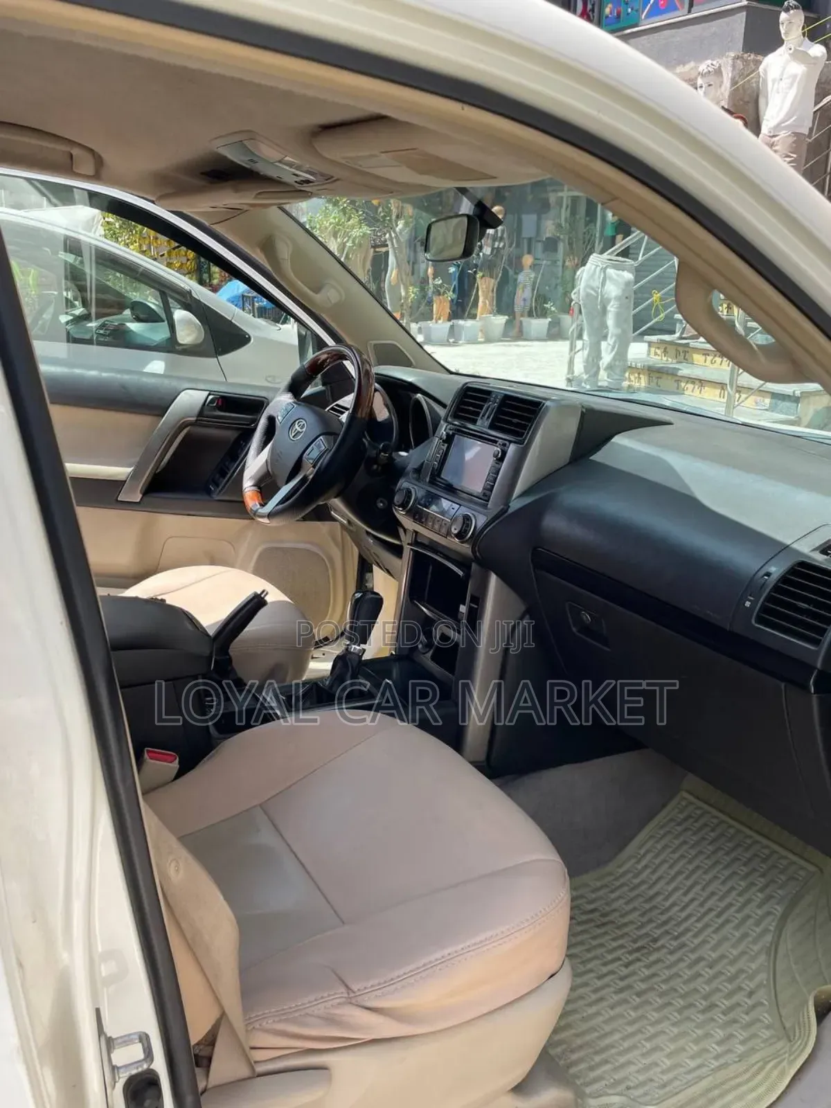 Toyota Land Cruiser Prado 2011 White