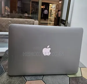 New Laptop Apple MacBook Air 2017 8GB Intel Core i5 SSD 256GB