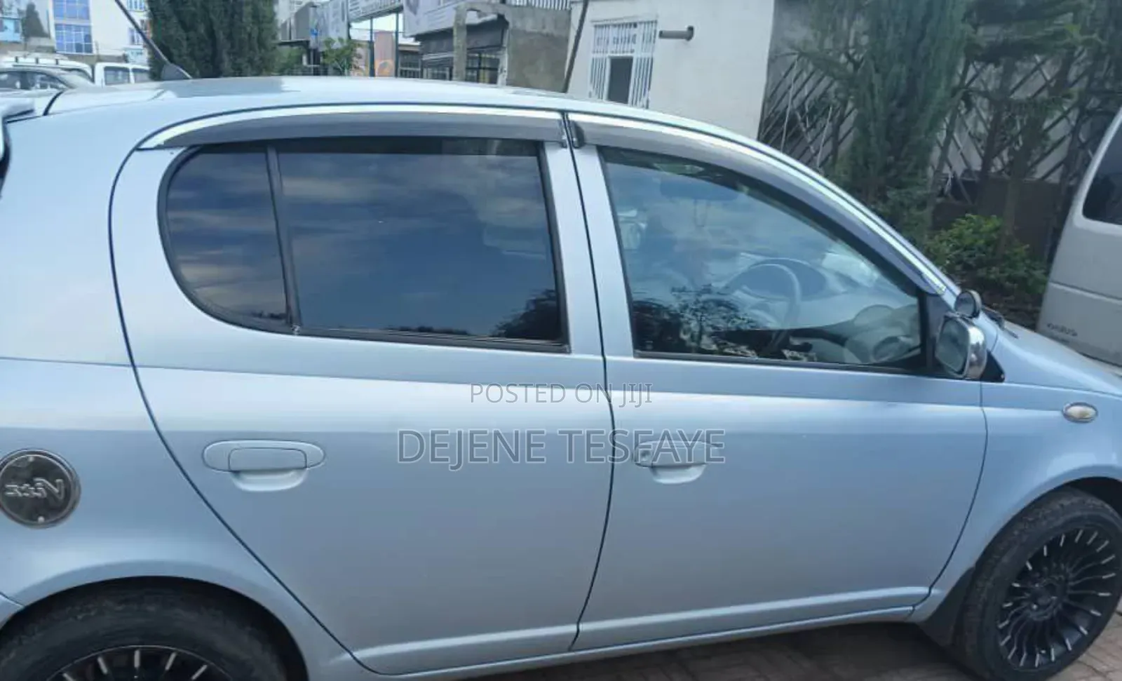 Toyota Vitz 2004 Silver