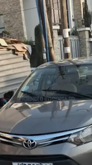 Toyota Yaris 2016 Gray