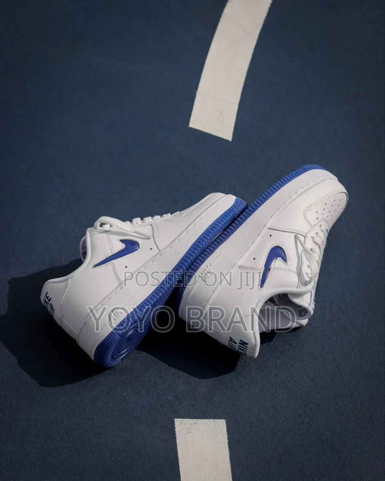Nike Air Force 1low’Clour of the Month’White/Blue Hyper Royal Sneaker