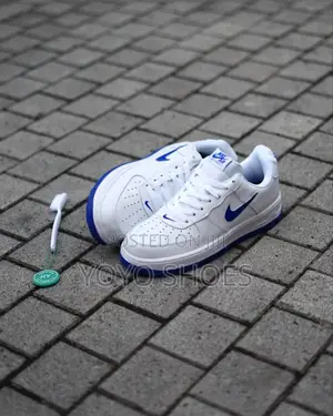 Nike Air Force 1low’Clour of the Month’White/Blue Hyper Royal Sneaker